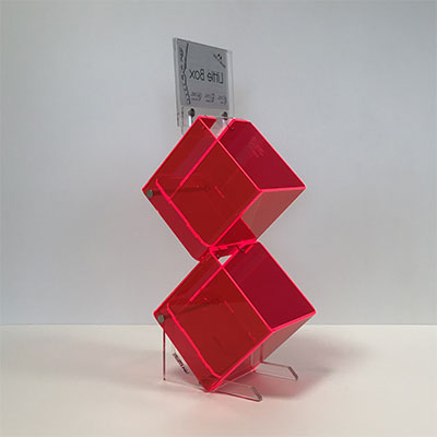 l'espositore componibile da banco Little Box consente infinite personalizzazioni