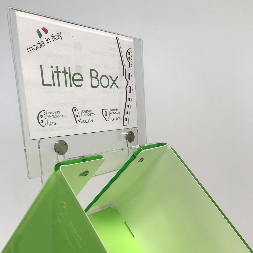 Particolare di busta portacomunicazione di un espositore little box