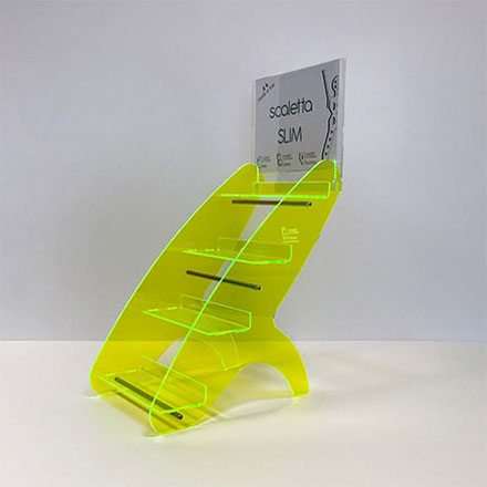 espositori plexiglass da banco: Slim in tonalità verde fluo